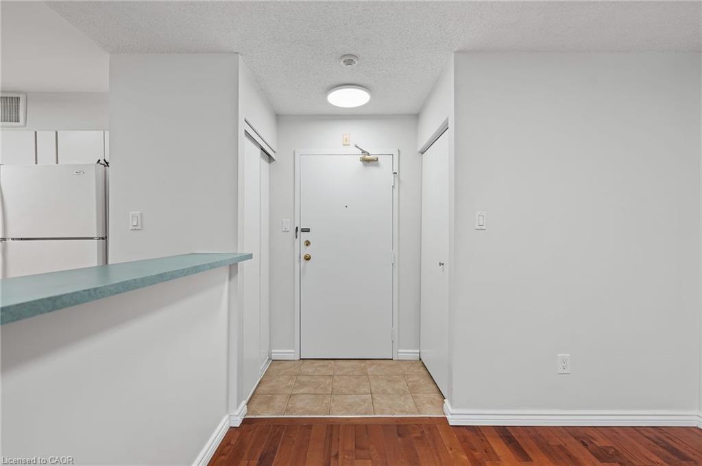 406-15 Hofstetter Avenue, Kitchener, ON - Indoor Photo Showing Other Room