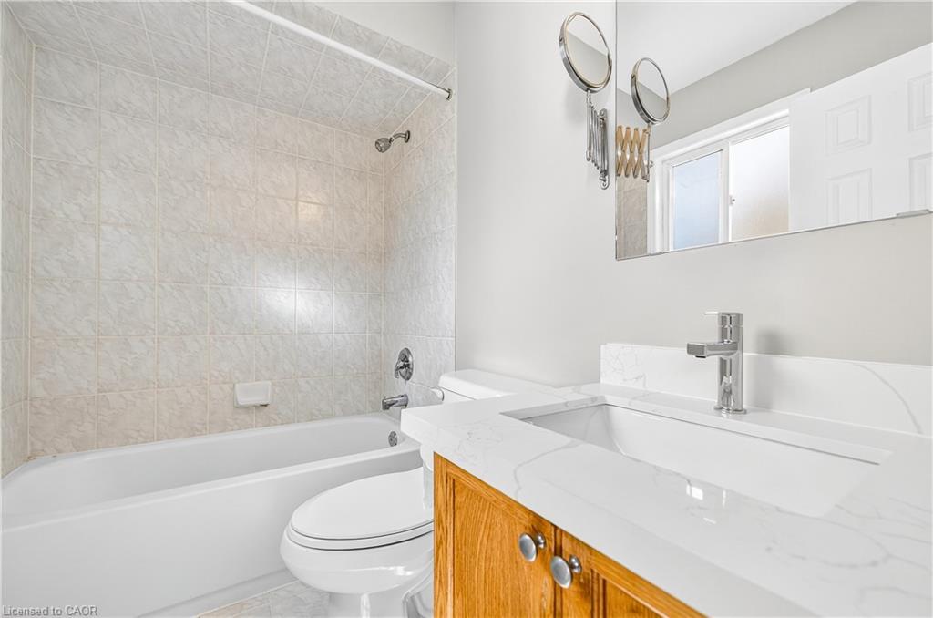 2456 Lazio Lane, Oakville, ON - Indoor Photo Showing Bathroom