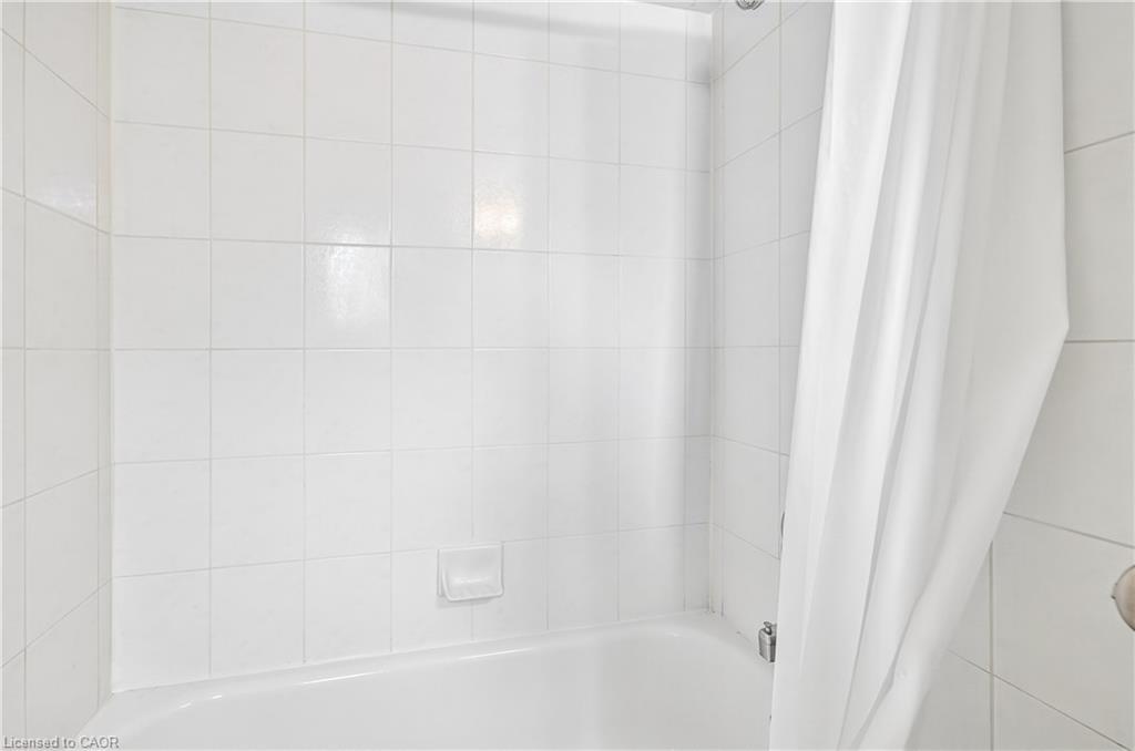 2456 Lazio Lane, Oakville, ON - Indoor Photo Showing Bathroom