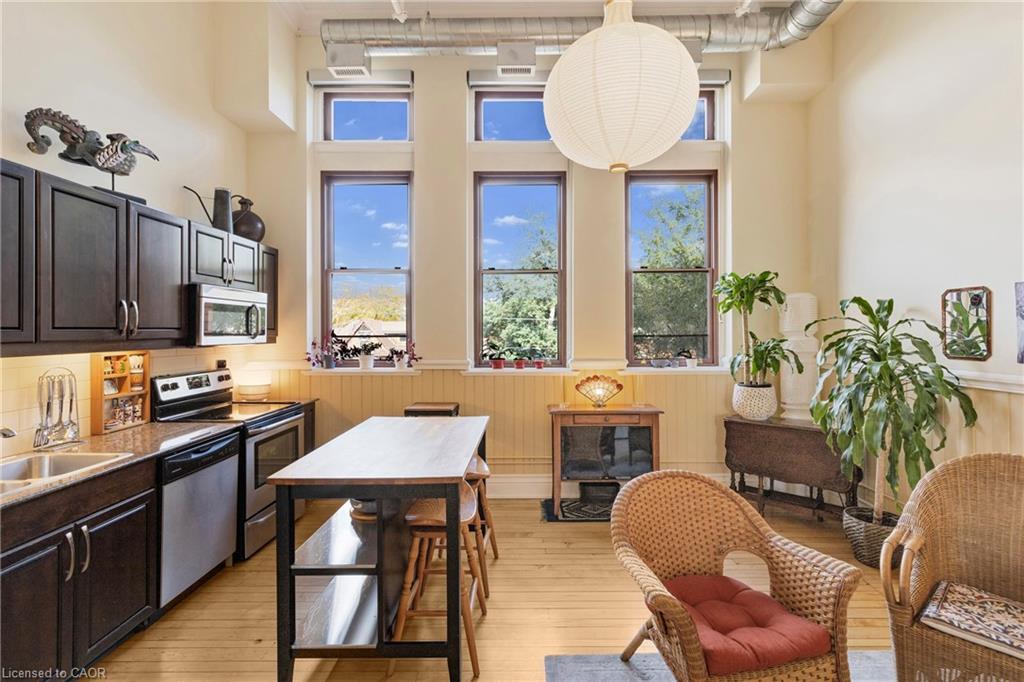304-200 Stinson Street, Hamilton, ON - Indoor Photo Showing Kitchen