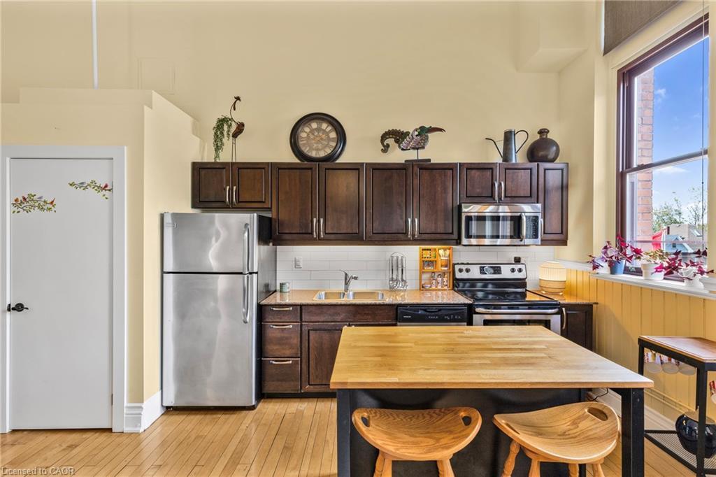 304-200 Stinson Street, Hamilton, ON - Indoor Photo Showing Kitchen
