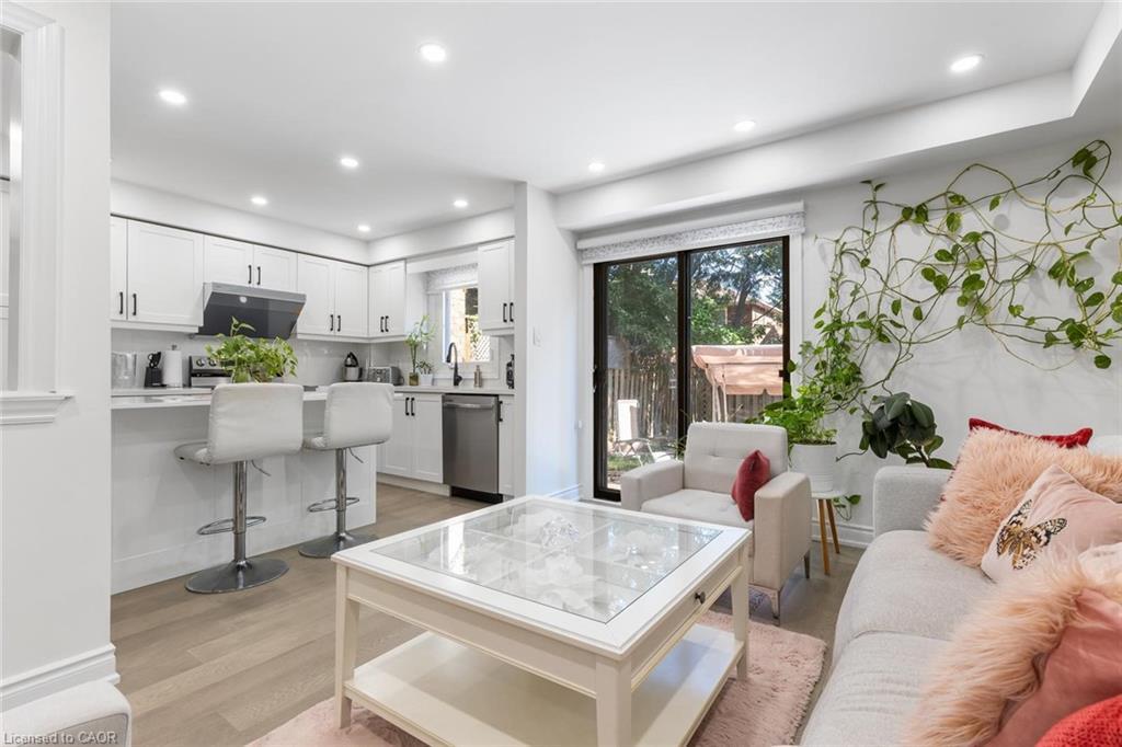 1118 Avondale Drive, Oakville, ON - Indoor