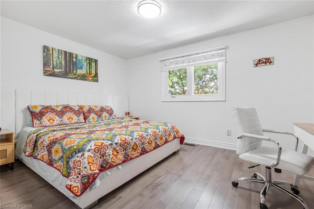 1118 Avondale Drive, Oakville, ON - Indoor Photo Showing Bedroom