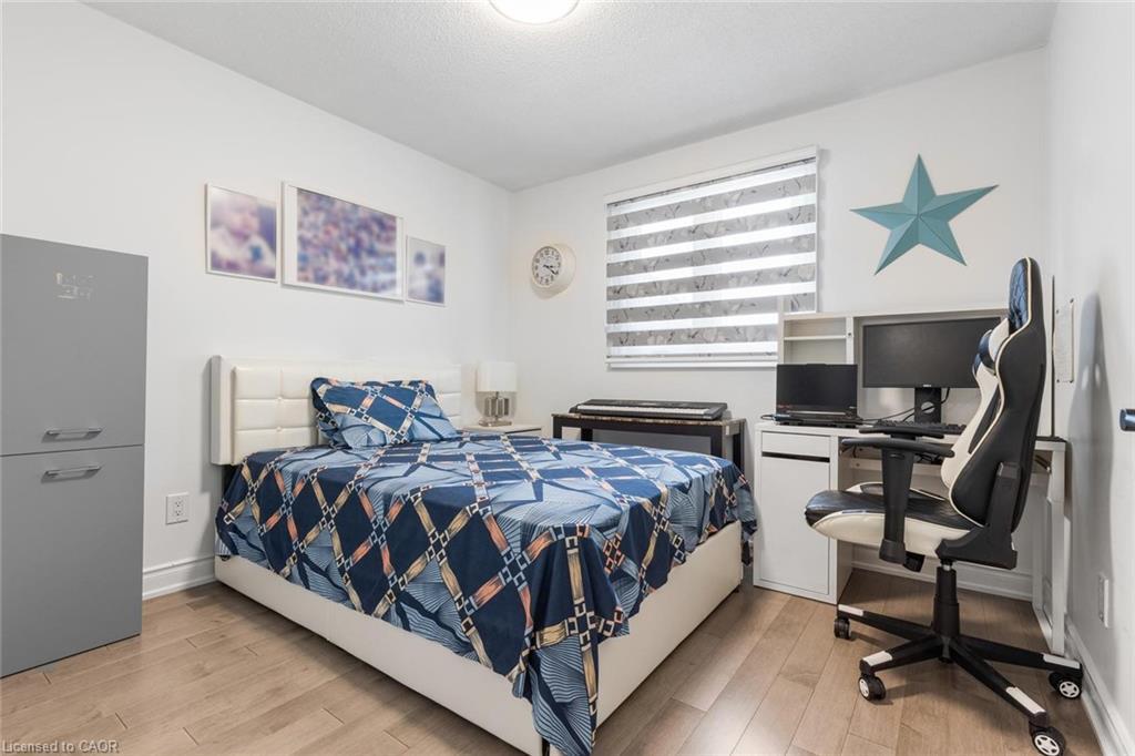 1118 Avondale Drive, Oakville, ON - Indoor Photo Showing Bedroom
