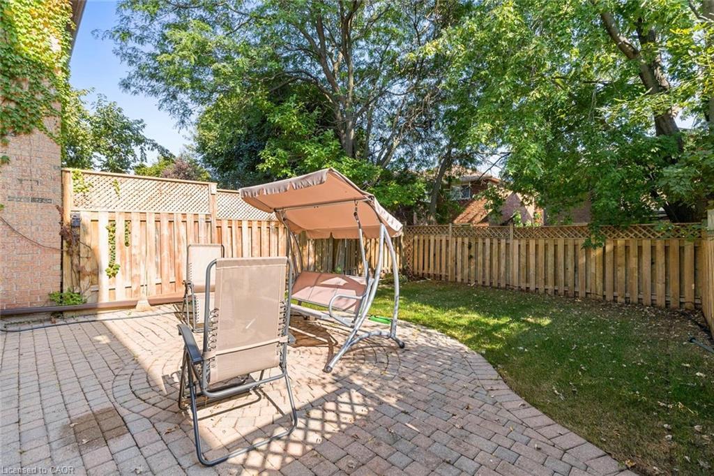 1118 Avondale Drive, Oakville, ON - Outdoor