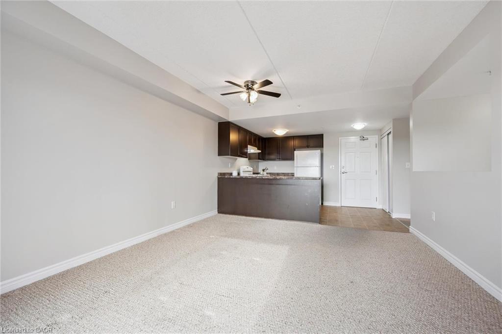 313-60 Lynnmore Street, Guelph, ON - Indoor Photo Showing Kitchen