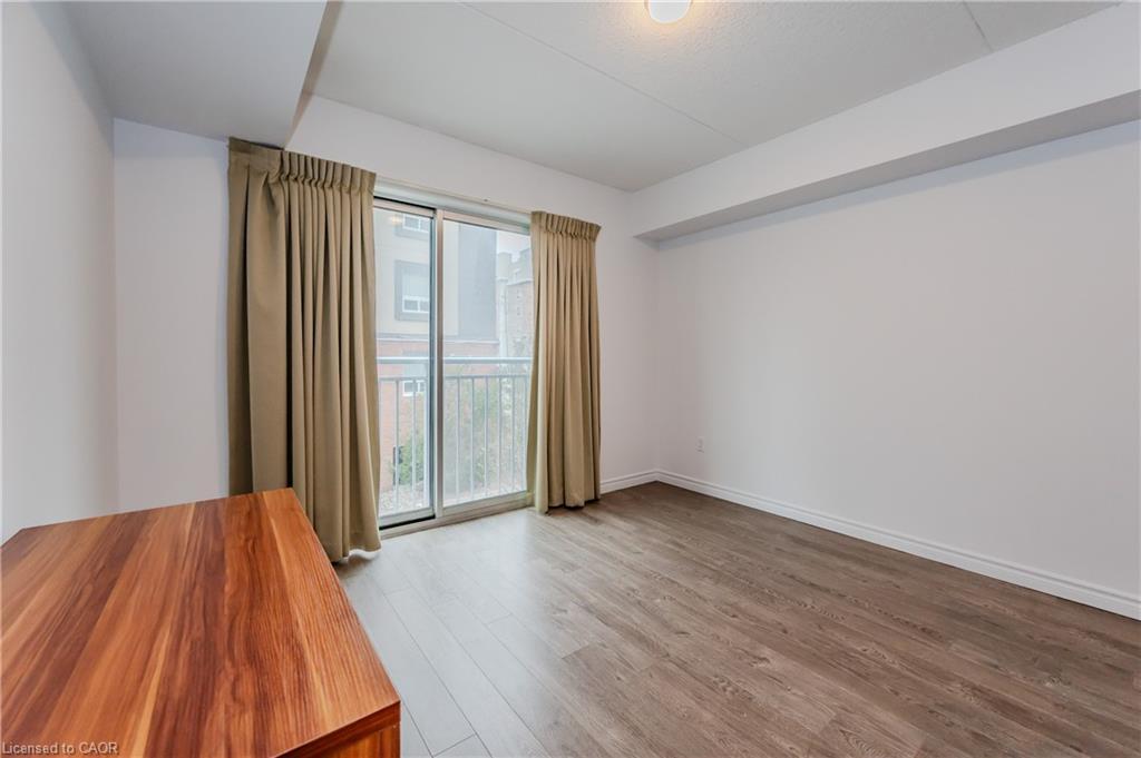 207-321 Spruce Street S, Waterloo, ON - Indoor Photo Showing Other Room