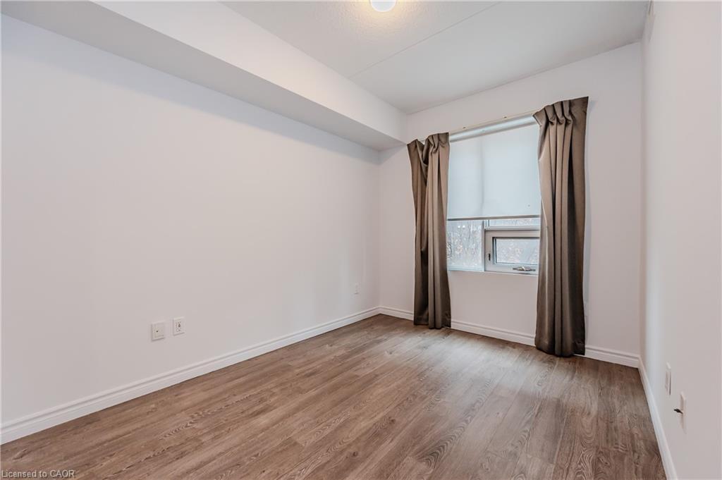 207-321 Spruce Street S, Waterloo, ON - Indoor Photo Showing Other Room