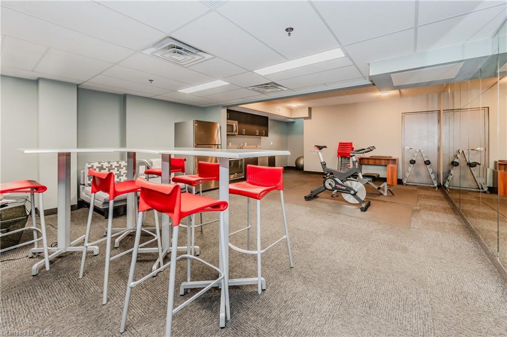 207-321 Spruce Street S, Waterloo, ON - Indoor Photo Showing Other Room