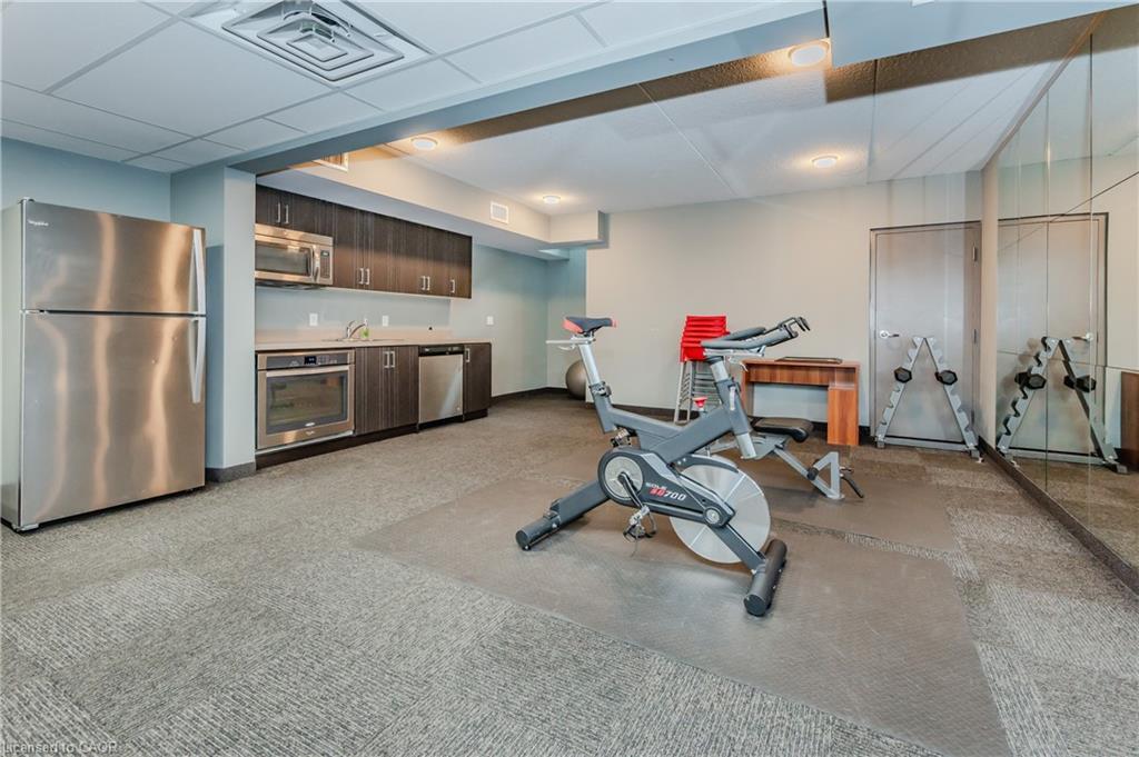 207-321 Spruce Street S, Waterloo, ON - Indoor