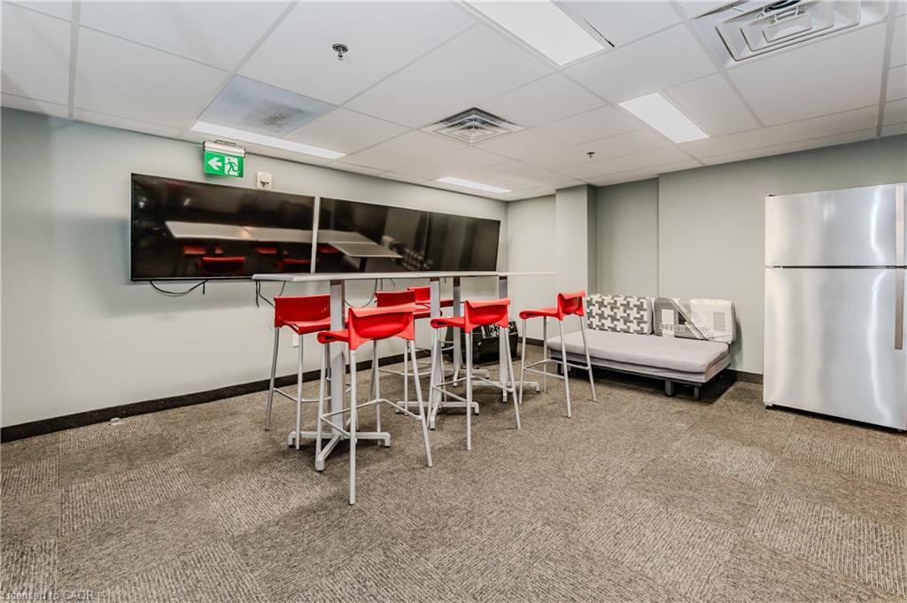 207-321 Spruce Street S, Waterloo, ON - Indoor