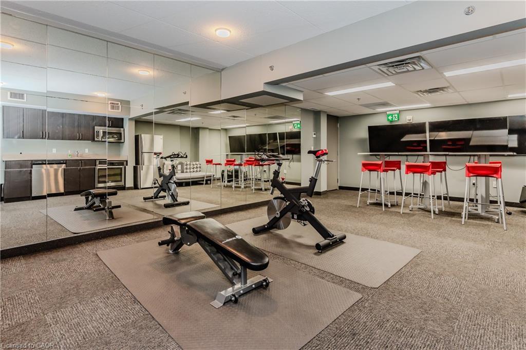 207-321 Spruce Street S, Waterloo, ON - Indoor Photo Showing Gym Room