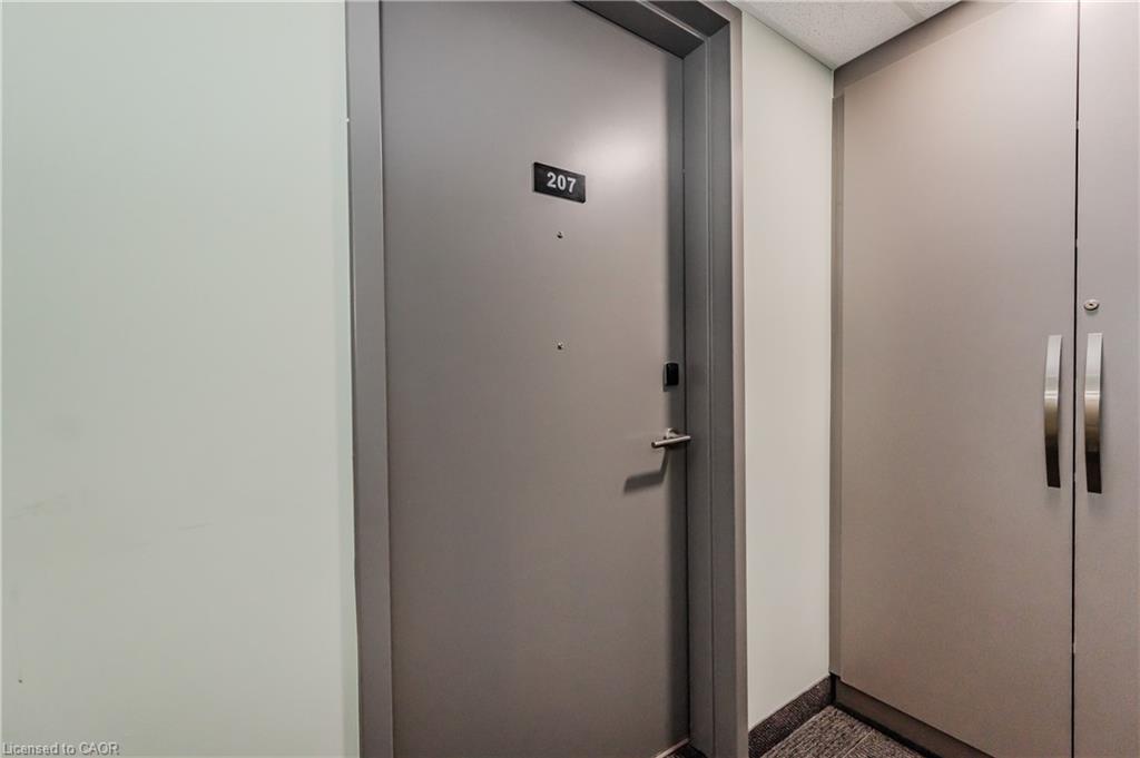 207-321 Spruce Street S, Waterloo, ON - Indoor Photo Showing Other Room