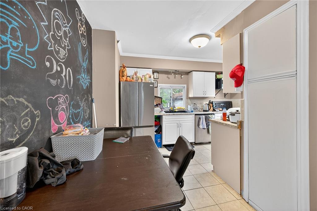 230 Broadway Avenue, Hamilton, ON - Indoor