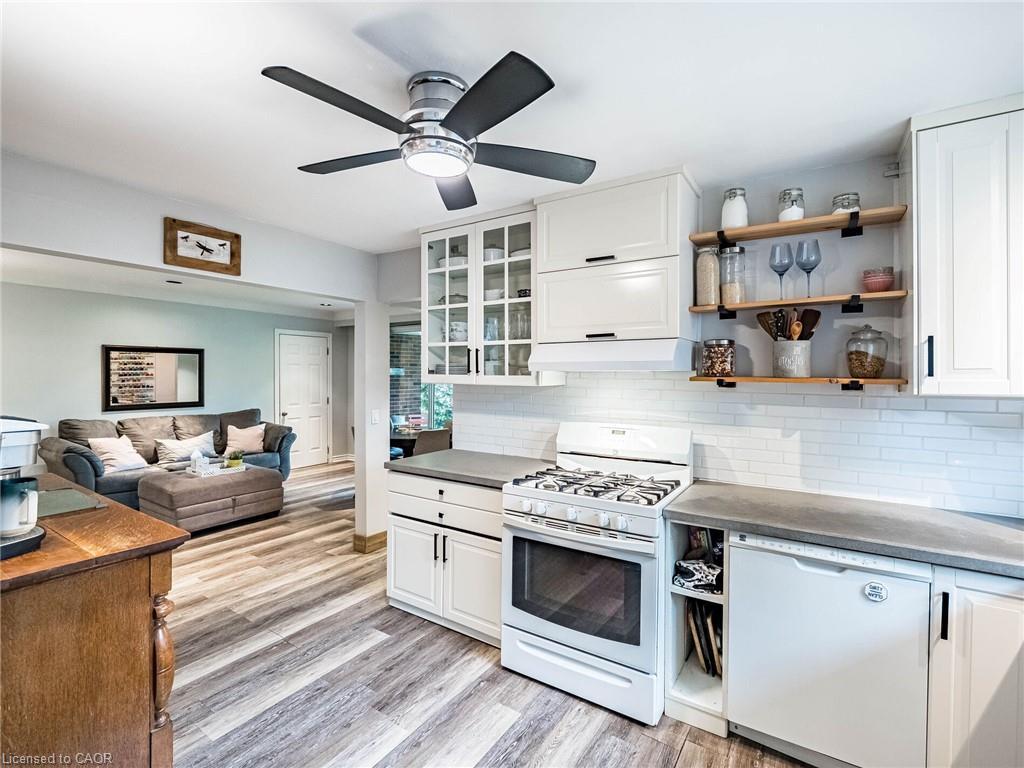 637 Artreva Crescent, Burlington, ON - Indoor Photo Showing Kitchen