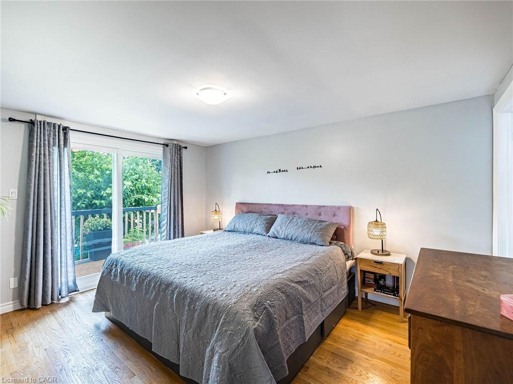 637 Artreva Crescent, Burlington, ON - Indoor Photo Showing Bedroom