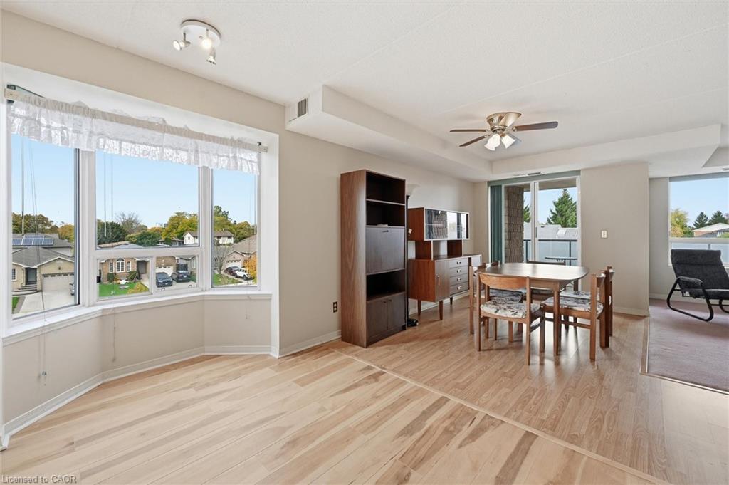 303-870 Upper Wentworth Street, Hamilton, ON - Indoor Photo Showing Dining Room