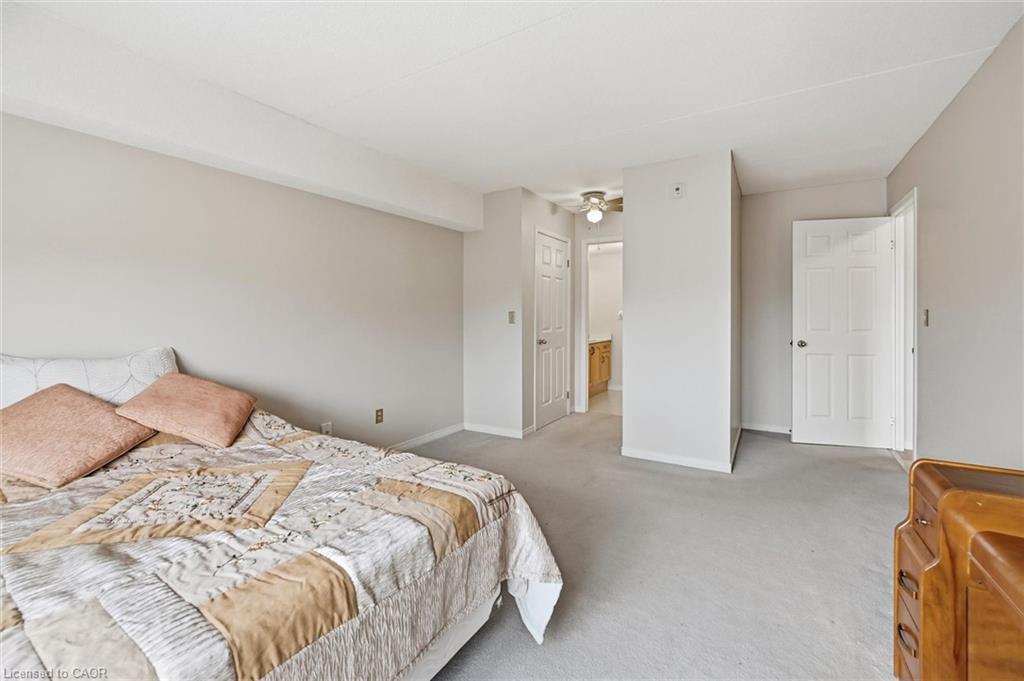 303-870 Upper Wentworth Street, Hamilton, ON - Indoor Photo Showing Bedroom