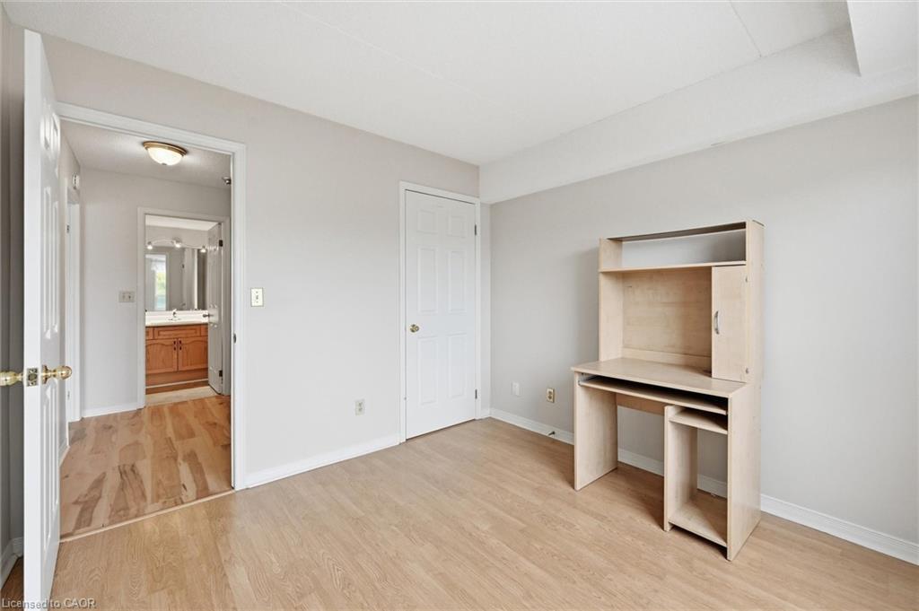 303-870 Upper Wentworth Street, Hamilton, ON - Indoor