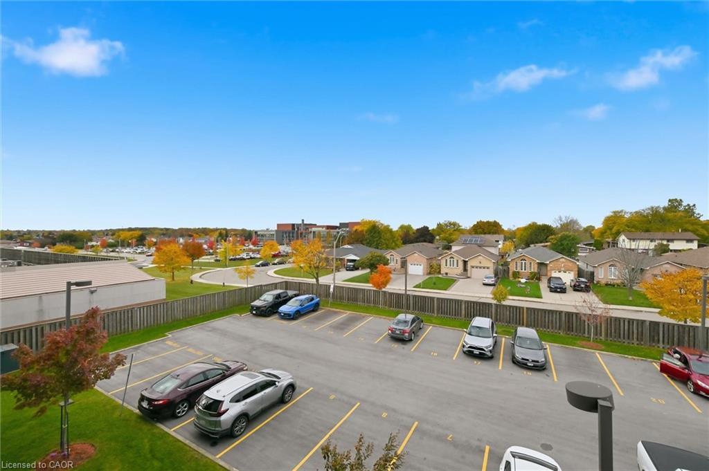 303-870 Upper Wentworth Street, Hamilton, ON - Outdoor