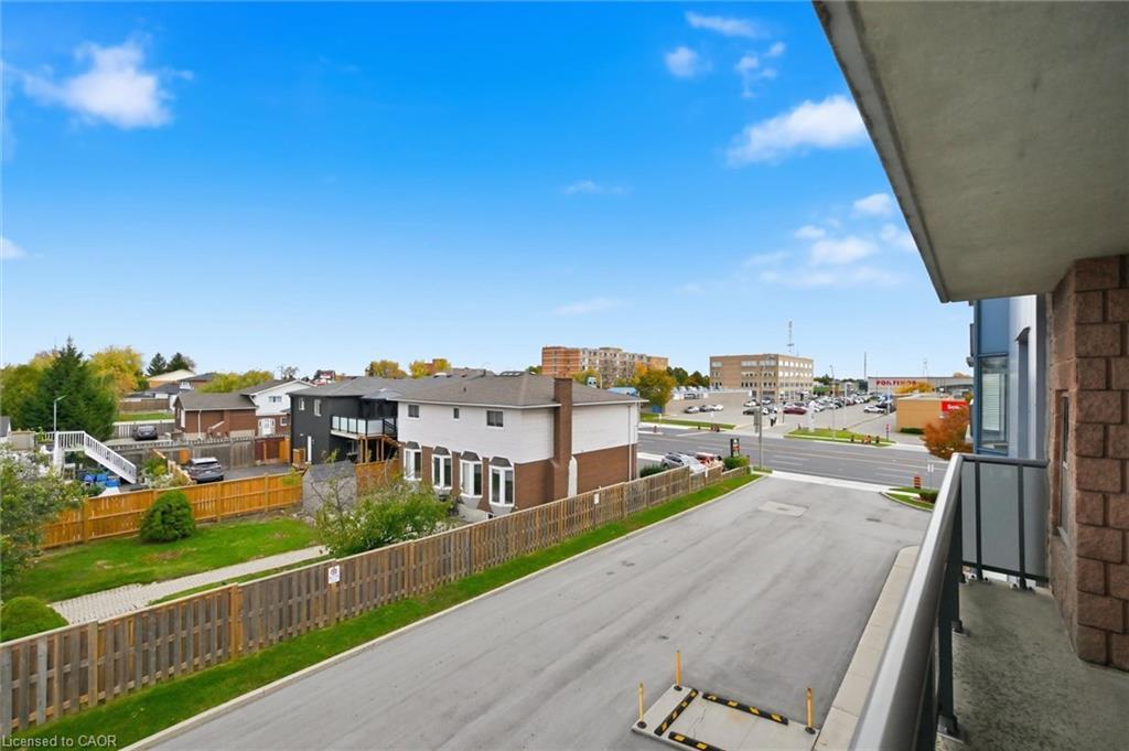 303-870 Upper Wentworth Street, Hamilton, ON - Outdoor