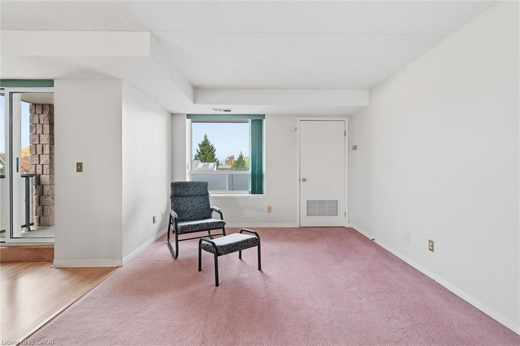 303-870 Upper Wentworth Street, Hamilton, ON - Indoor