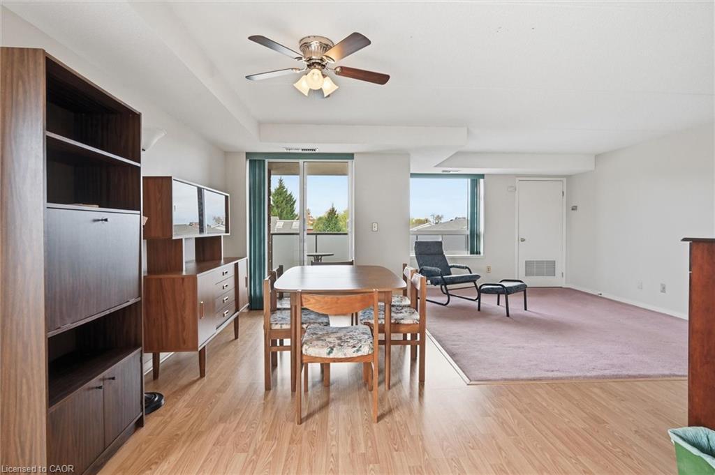 303-870 Upper Wentworth Street, Hamilton, ON - Indoor Photo Showing Other Room