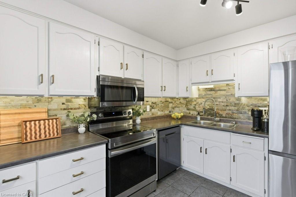 701-432 Main Street E, Hamilton, ON - Indoor Photo Showing Kitchen With Stainless Steel Kitchen With Double Sink