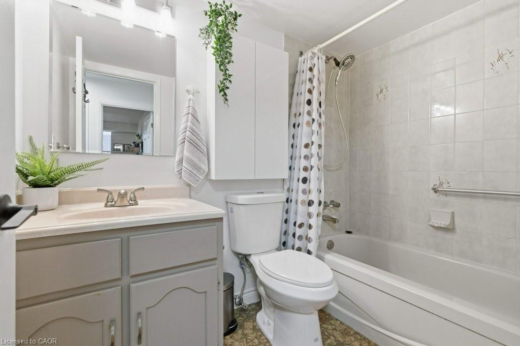 701-432 Main Street E, Hamilton, ON - Indoor Photo Showing Bathroom