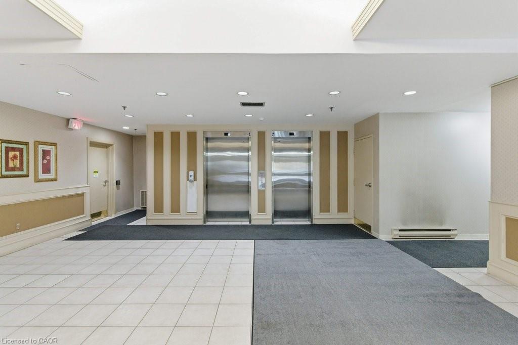 701-432 Main Street E, Hamilton, ON - Indoor Photo Showing Other Room