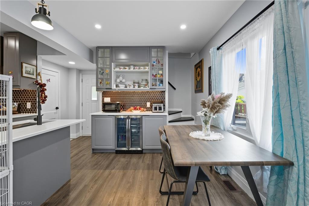 4 Manning Street, St. Catharines, ON - Indoor