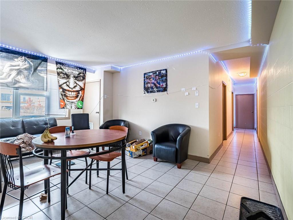 203-251 Lester Street, Waterloo, ON - Indoor