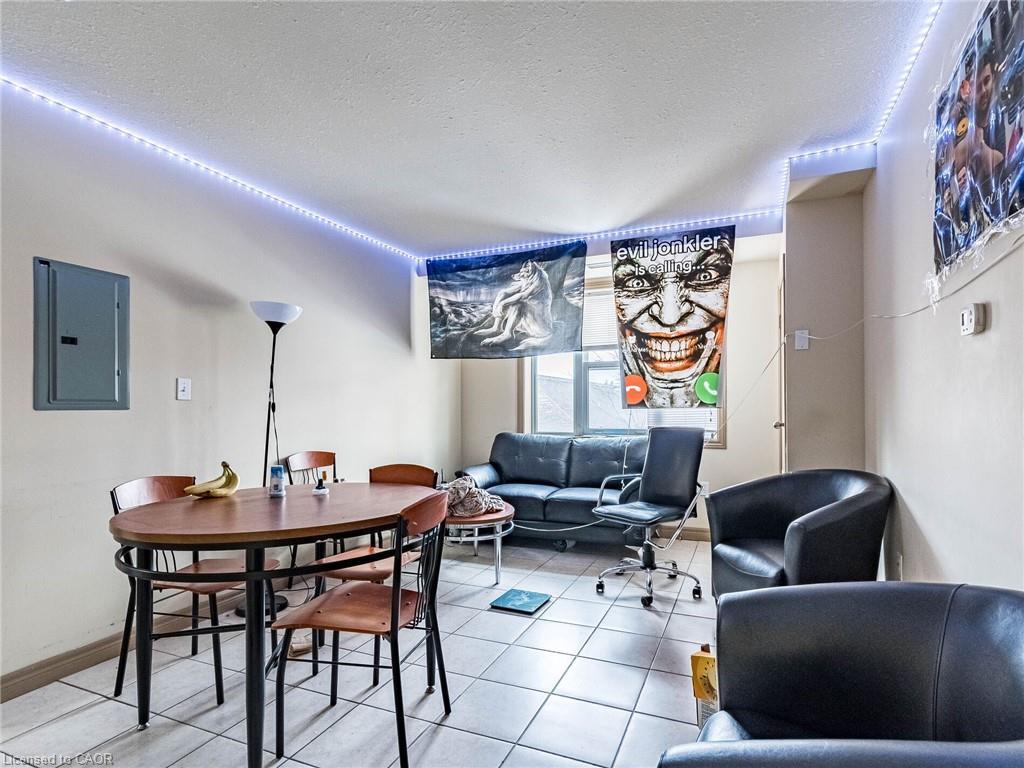 203-251 Lester Street, Waterloo, ON - Indoor