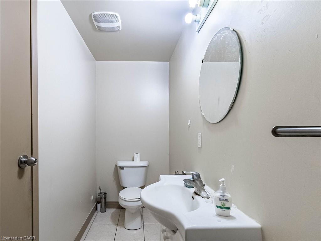 203-251 Lester Street, Waterloo, ON - Indoor Photo Showing Bathroom