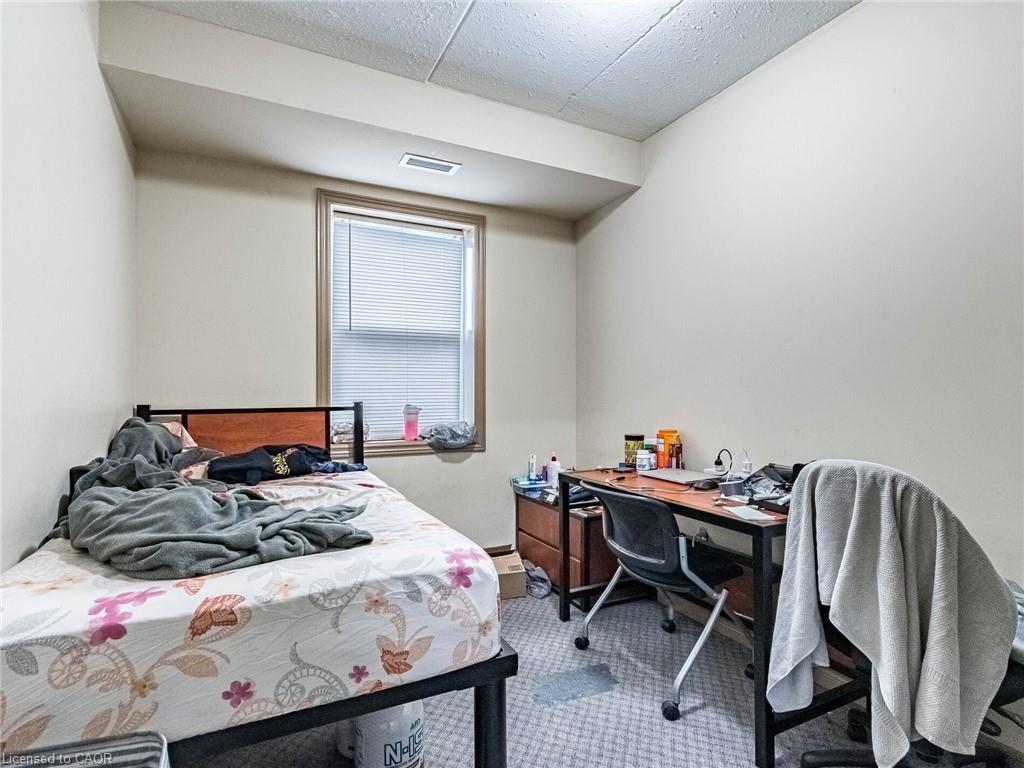 203-251 Lester Street, Waterloo, ON - Indoor Photo Showing Bedroom