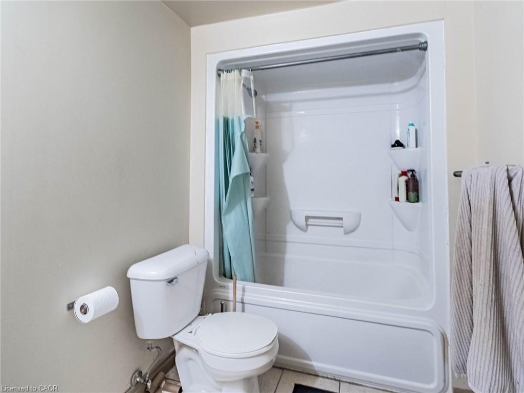 203-251 Lester Street, Waterloo, ON - Indoor Photo Showing Bathroom