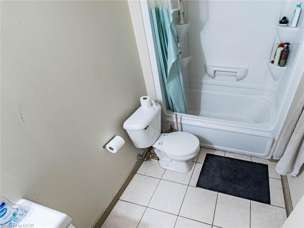 203-251 Lester Street, Waterloo, ON - Indoor Photo Showing Bathroom