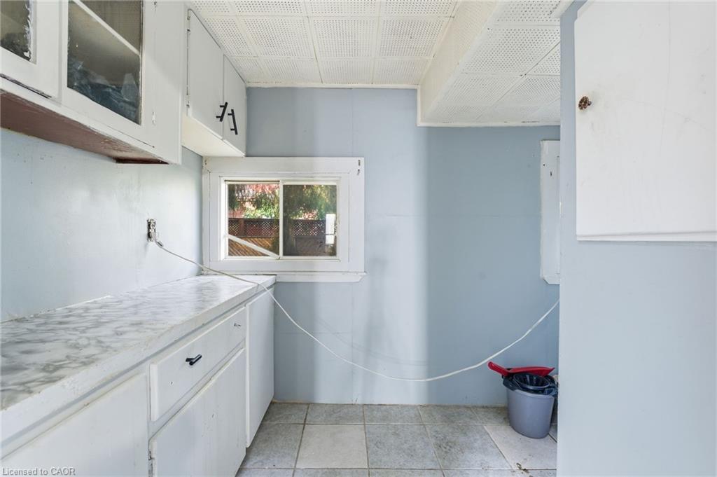 117 Ray Street N, Hamilton, ON - Indoor