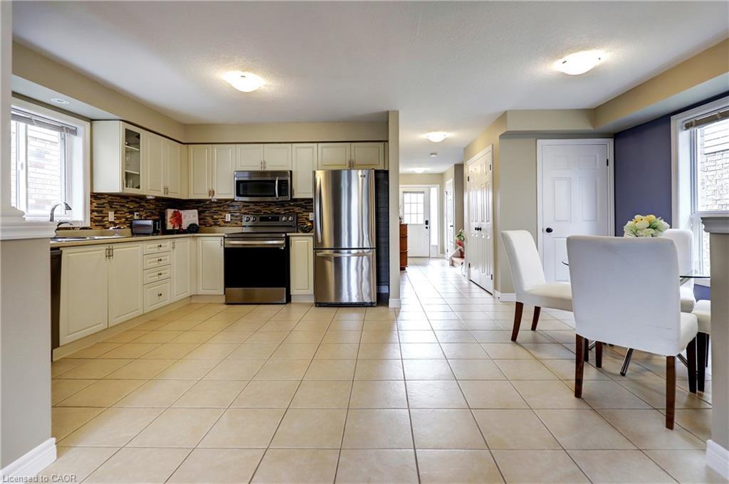 21 Mullin Drive, Guelph, ON - Indoor Photo Showing Other Room