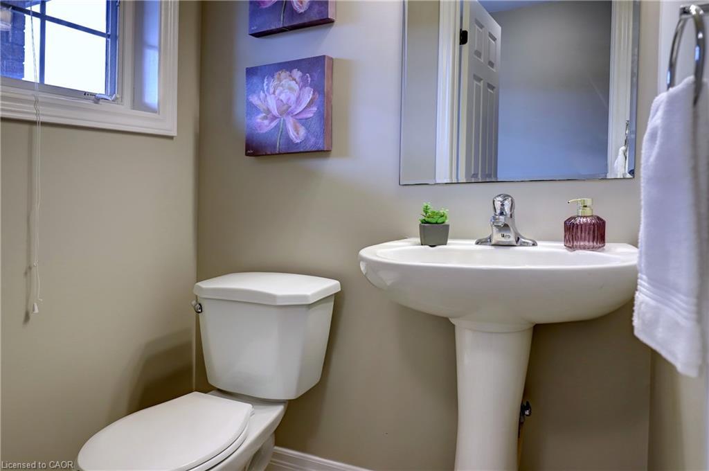 21 Mullin Drive, Guelph, ON - Indoor Photo Showing Bathroom