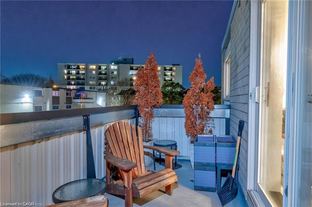 310-6 Walton Avenue, Kitchener, ON - Outdoor