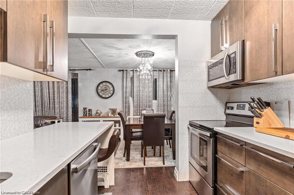 310-6 Walton Avenue, Kitchener, ON - Indoor Photo Showing Kitchen