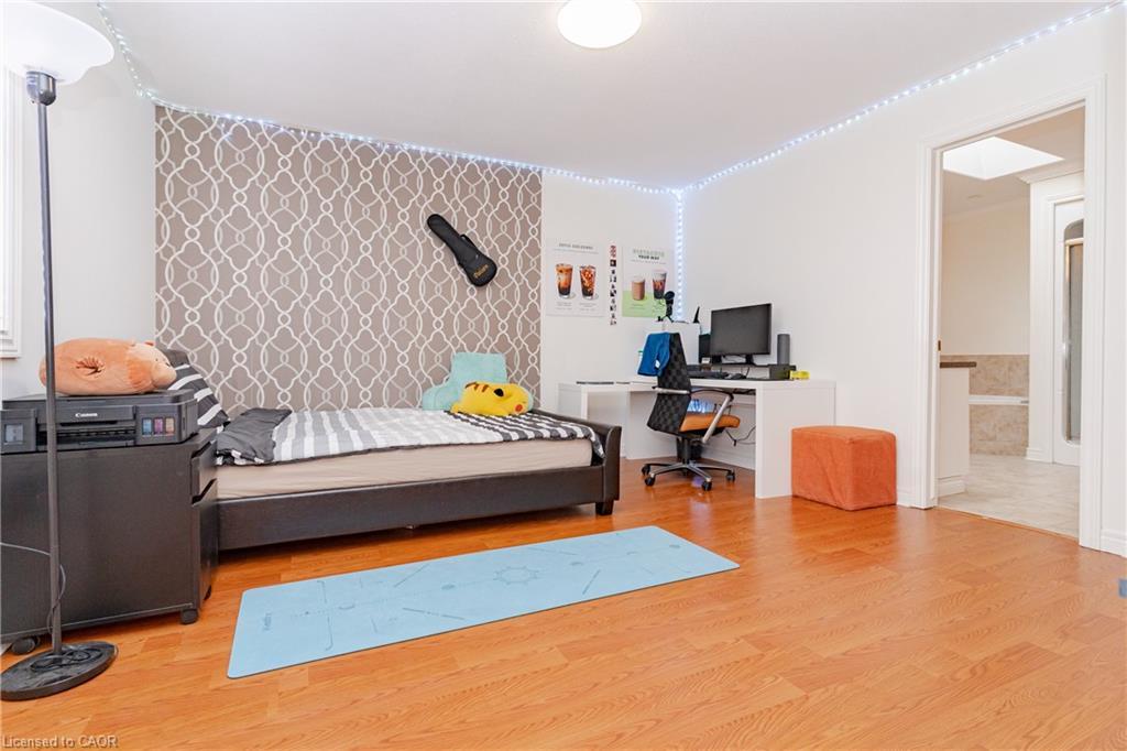 8A Hainer Street, St. Catharines, ON - Indoor Photo Showing Bedroom