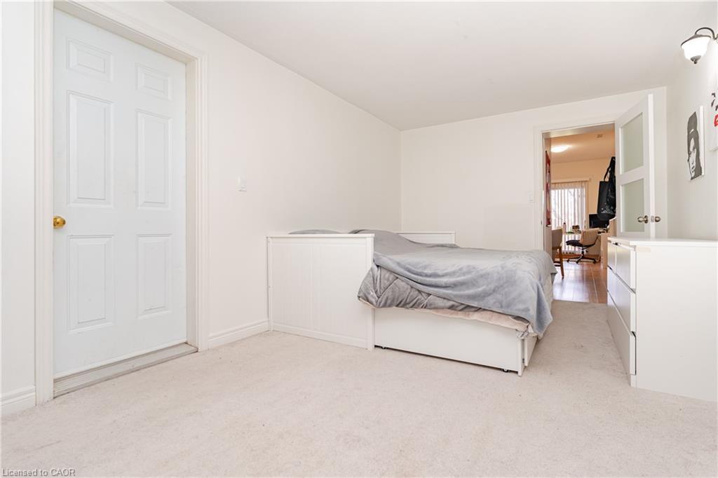 8A Hainer Street, St. Catharines, ON - Indoor Photo Showing Bedroom
