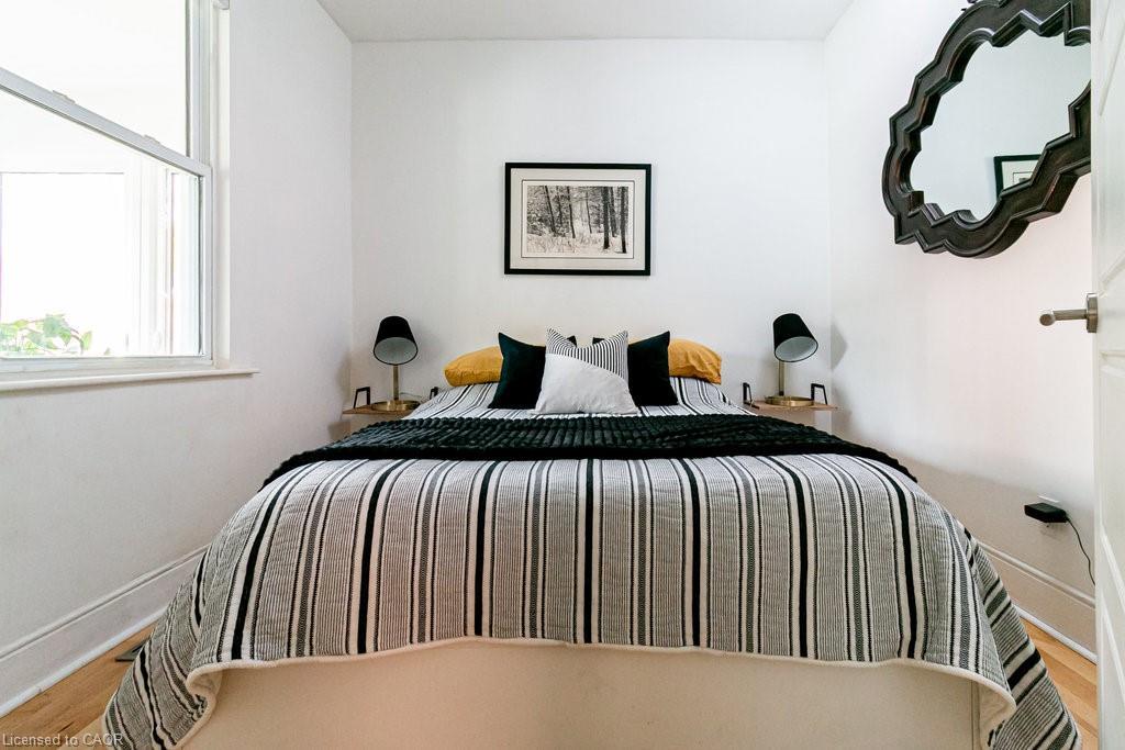 47 Tom Street, Hamilton, ON - Indoor Photo Showing Bedroom
