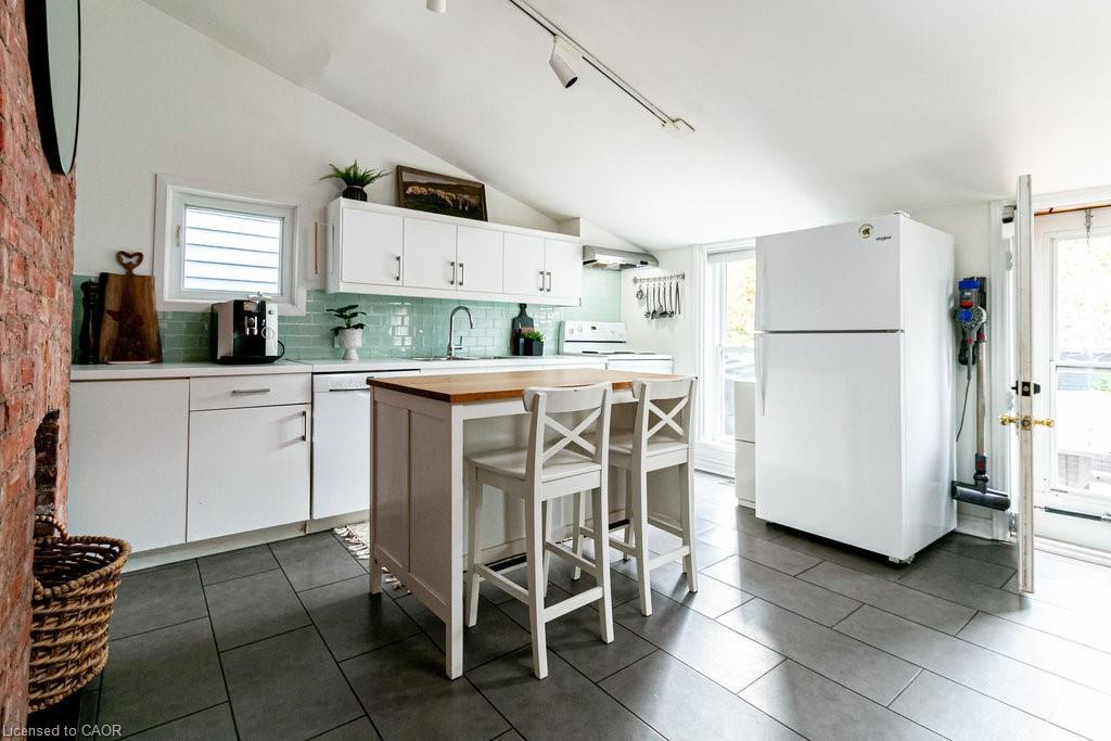 47 Tom Street, Hamilton, ON - Indoor Photo Showing Kitchen