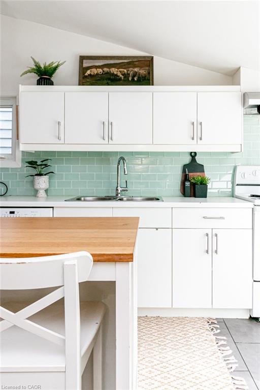 47 Tom Street, Hamilton, ON - Indoor Photo Showing Kitchen