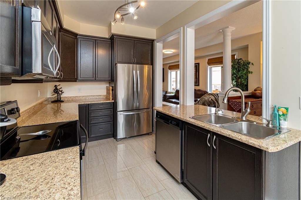 67 Forsyth Crescent, Barrie, ON - Indoor Photo Showing Kitchen With Stainless Steel Kitchen With Double Sink