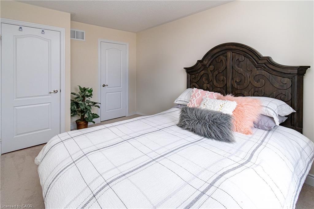67 Forsyth Crescent, Barrie, ON - Indoor Photo Showing Bedroom