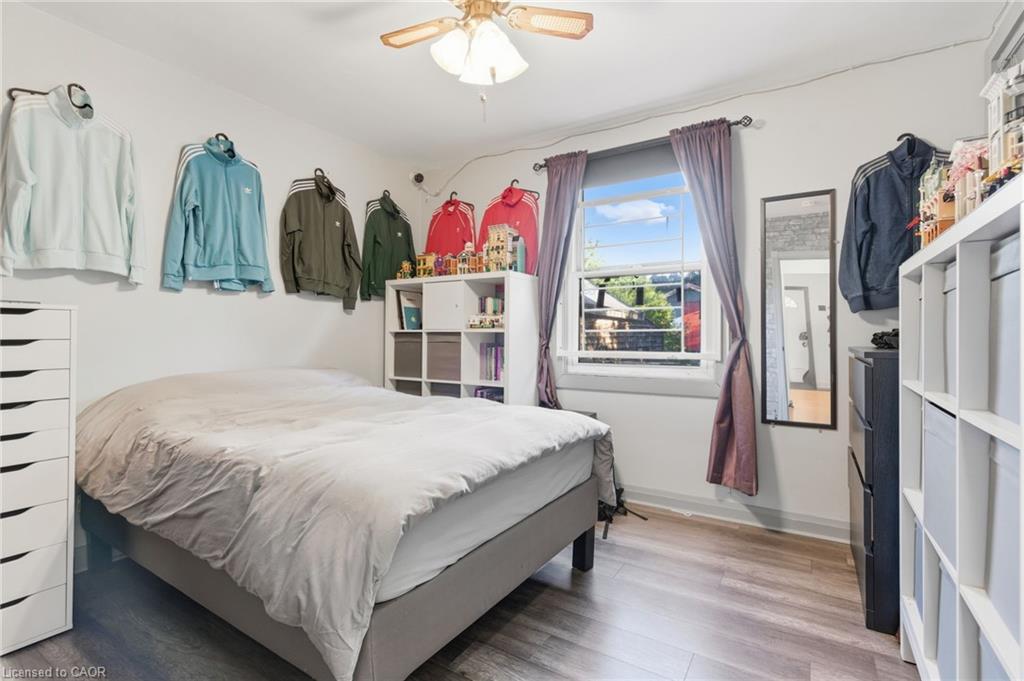 267 Thayer Avenue, Hamilton, ON - Indoor Photo Showing Bedroom